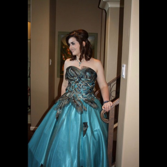 Sherri Hill prom dress - Picture 5 of 7